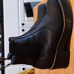 Doc Martin platform chelsea boots, Black size 9